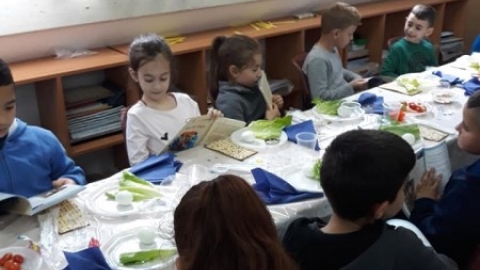 מותק של צהרון פסח ופעילות במותק של צהרון (31).jpg