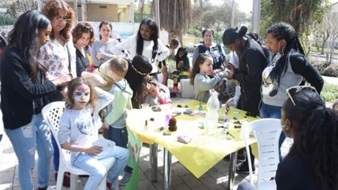 הפנינג פורים והצגה דלת הקסמים 2018 (20).jpg