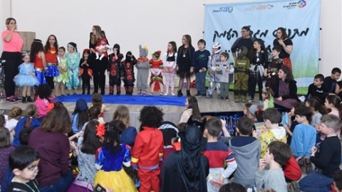 הפנינג פורים והצגה דלת הקסמים 2018 (27).jpg